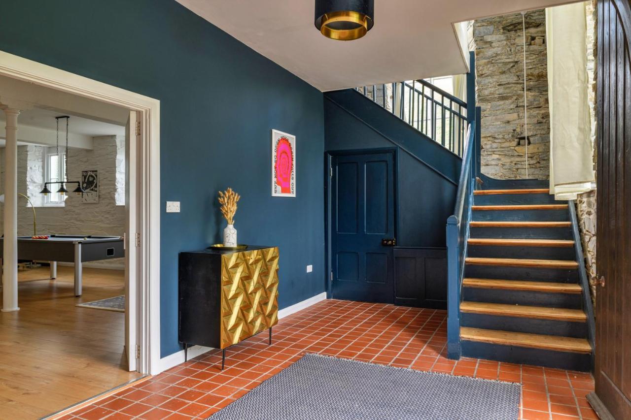 Finest Retreats - Luxury Converted Chapel With Hot Tub & Games Room Dinas Mawddwy Exterior photo